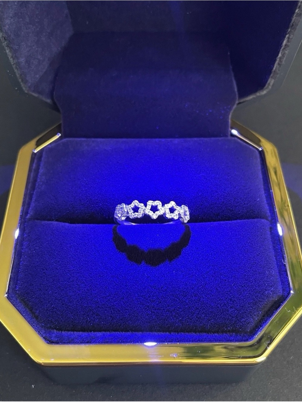 18k Italian White Gold, 0.15 Ct Diamond Flower Ring